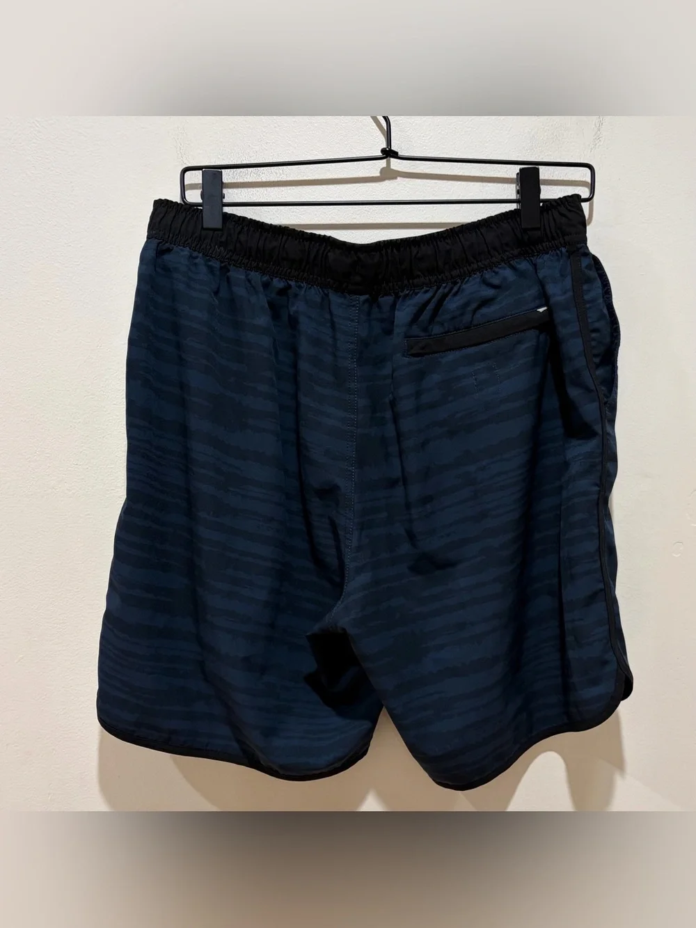 Vuori Banks Athletic Shorts in Navy Blue and Black - Men’s Size Large